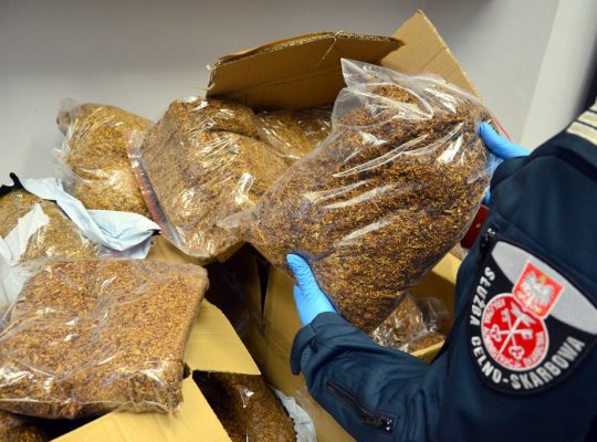 Podlaska KAS zabezpieczyła 50 kg tytoniu w przesyłkach kurierskich