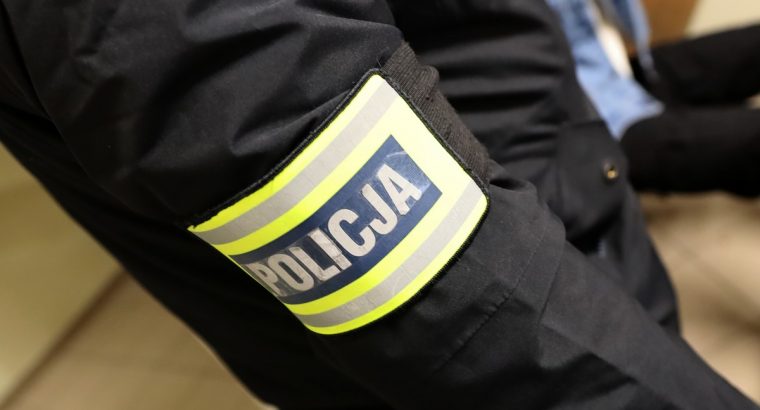 Białostoccy policjanci zatrzymali oszusta, który wyłudził od seniorów 160 tysięcy zł