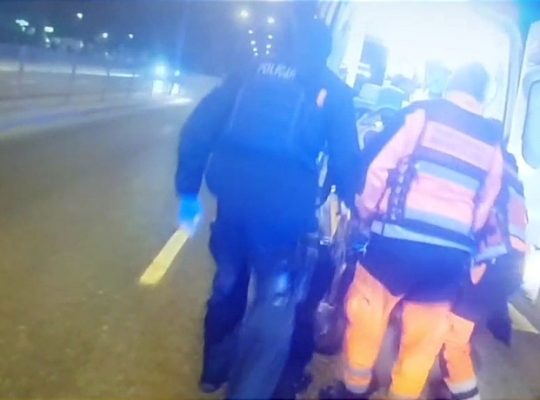 Policjanci z białostockiej drogówki uratowali życie starszego mężczyzny