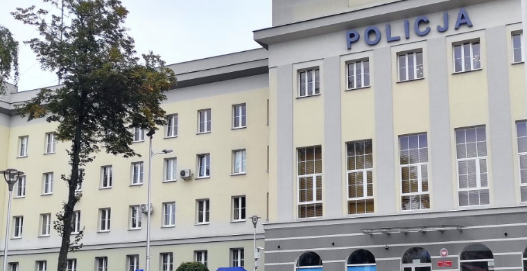 Białystok. Naczelnik policji odwołany za naruszenie godności i nietykalności pracownicy komendy