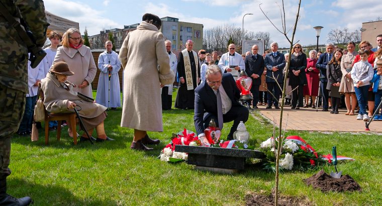 Przy kościele Matki Bożej Różańcowej w Białymstoku posadzono Dąb Pamięci sierż. Rajnholda Majewskiego