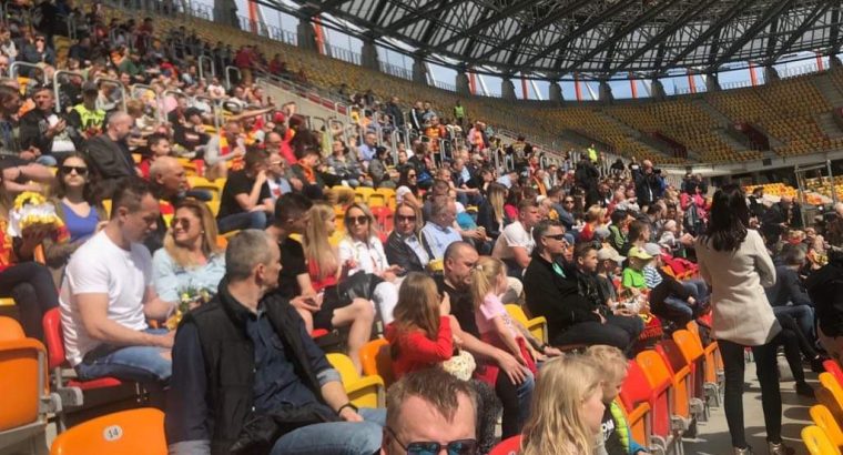 Białystok. Święcenie pokarmów na Stadionie Miejskim