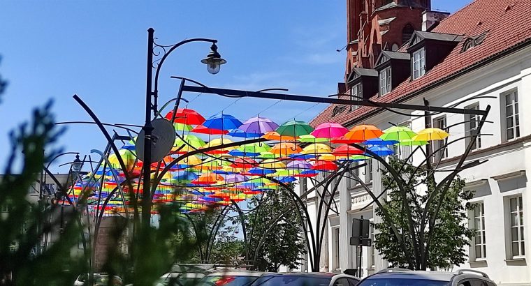 Białystok. Kolorowe parasolki nad ulicą Kilińskiego