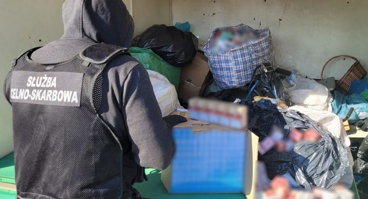 Białystok. Przemytnicza „dziupla” na miejskim targowisku