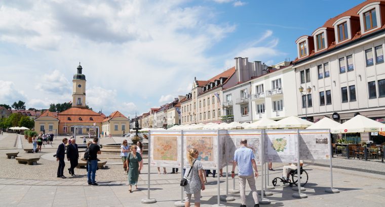 Białystok. Wystawa urbanistów na Rynku Kościuszki