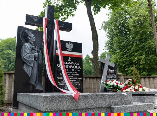 W Białymstoku odsłonięto nowy pomnik ks. Stanisława Suchowolca