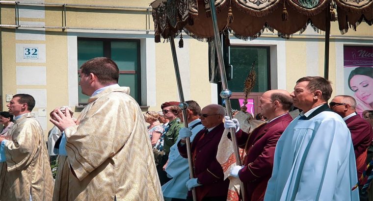 W czwartek ulicami Białegostoku przejdą procesje Bożego Ciała