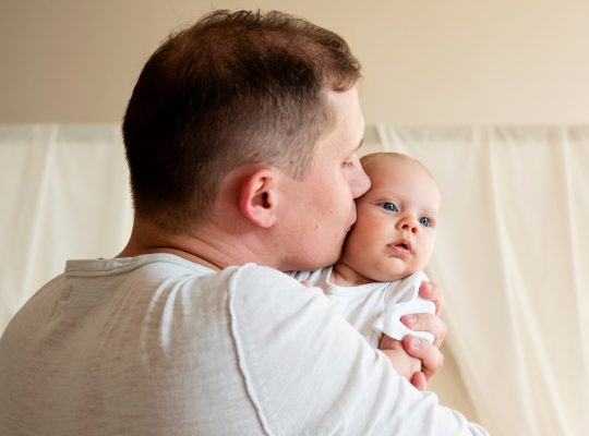 Kiedy tata może opiekować się dzieckiem?