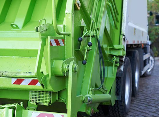 Białystok. 40-letni kierowca śmieciarki z zarzutem nieumyślnego spowodowania śmiertelnego wypadku