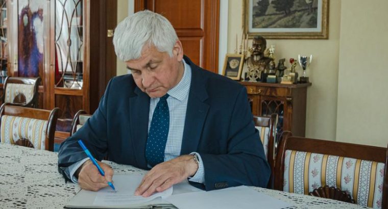 Wojewoda podlaski podpisał rozporządzenie ws. zwalczania rzekomego pomoru drobiu