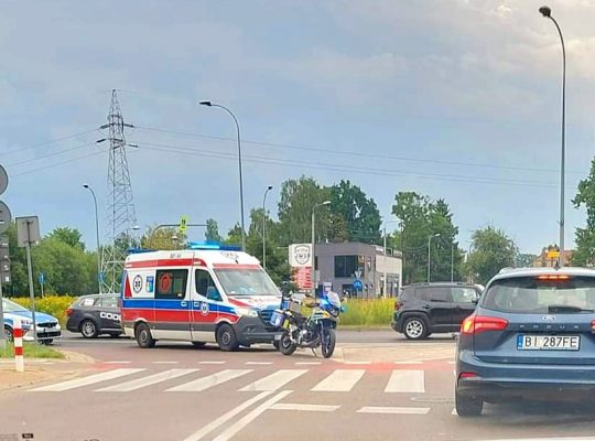 Białystok. Na skrzyżowaniu ul. Piastowskiej i Warszawskiej doszło do potrącenia rowerzysty