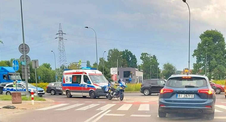 Białystok. Na skrzyżowaniu ul. Piastowskiej i Warszawskiej doszło do potrącenia rowerzysty