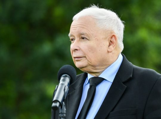 J. Kaczyński: pierwsze pytanie w referendum będzie brzmiało: Czy popierasz wyprzedaż państwowych przedsiębiorstw?