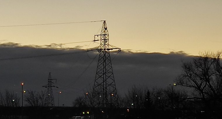 W Podlaskiem po burzach około 7,5 tys. odbiorców nie ma prądu