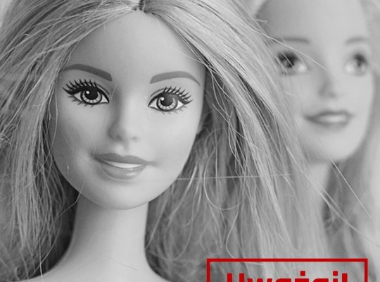 Ministerstwo Cyfryzacji: Uważaj na selfie z Barbie!