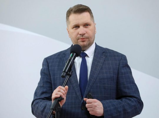 Szef MEiN: gra Minecraft Education bezpłatna dla wszystkich uczniów od IV klasy wzwyż