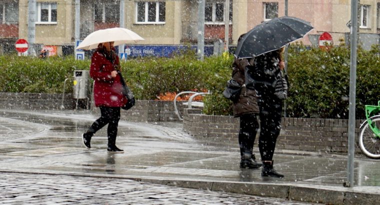 IMGW: czwartek w całym kraju pochmurny i deszczowy