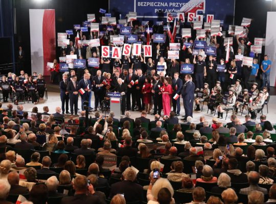 Prezes PiS: każdy głos oddany na opozycję, także na Konfederację, to głos na Donalda Tuska