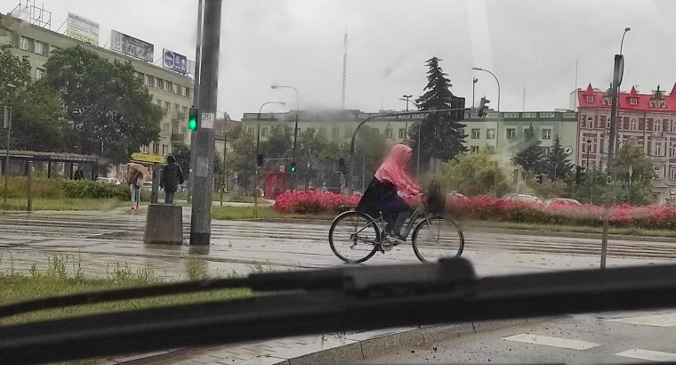 IMGW: czeka nas załamanie pogody, ale wciąż będzie cieplej niż zazwyczaj