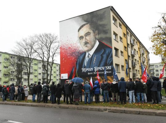 Białystok. Powstał mural prezentujący jednego z twórców niepodległości Polski – Romana Dmowskiego