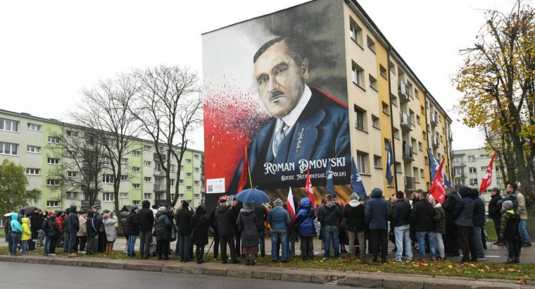 Białystok. Powstał mural prezentujący jednego z twórców niepodległości Polski – Romana Dmowskiego