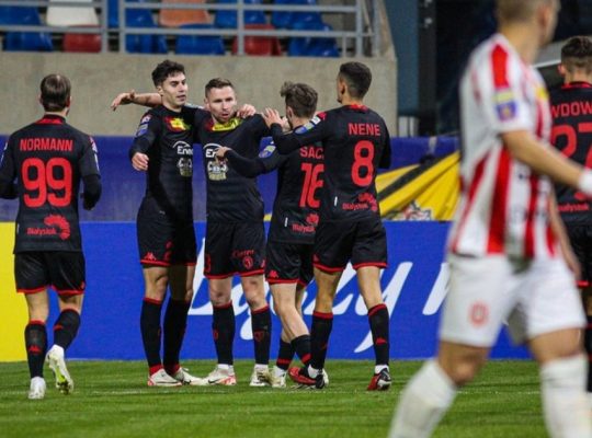 Jagiellonia Białystok wygrała 3:1 z Resovią w wyjazdowym spotkaniu 1/16 finału Pucharu Polski