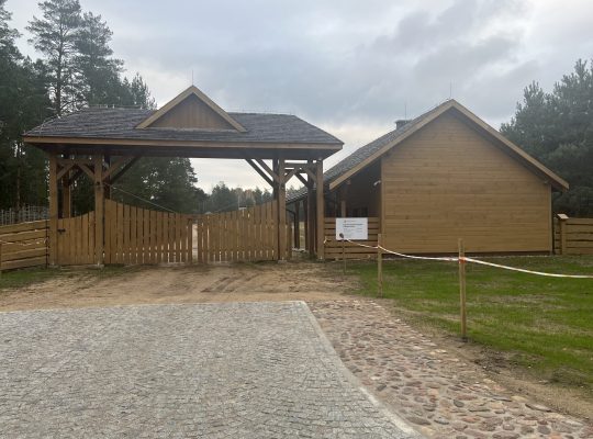 Zagroda pokazowa żubrów w Kopnej Górze ma być gotowa do końca roku