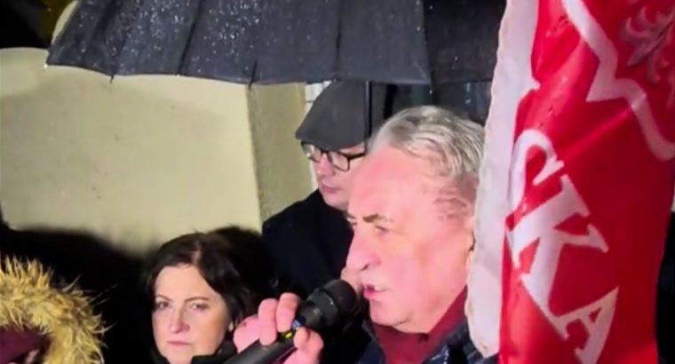Białystok. Kolejna pikieta przed siedzibą TVP3 przeciwników zmian w mediach publicznych