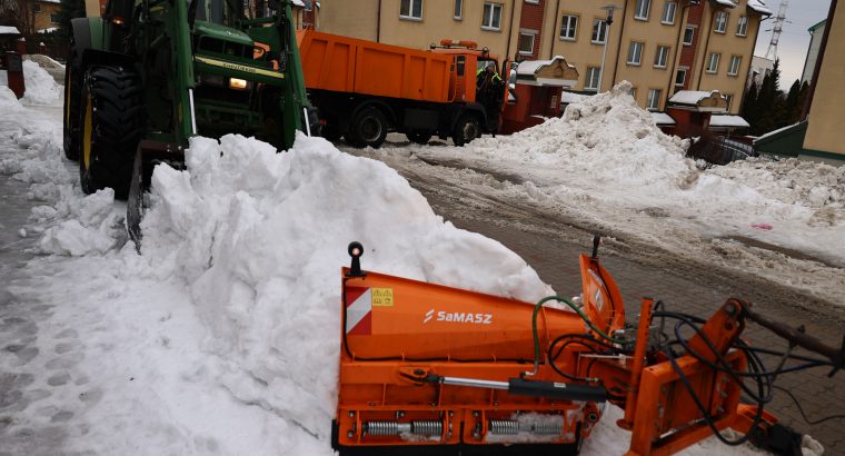 Białystok. Trwa wywożenie śniegu z miasta