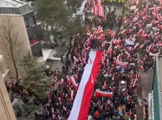 Kaczyński podczas „Protestu Wolnych Polaków” – musimy wygrać tę wielką bitwę o Polskę suwerenną i niepodległą