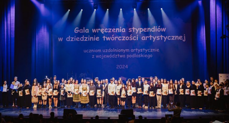 Ponad 500 uczniów otrzymało stypendia marszałka województwa podlaskiego