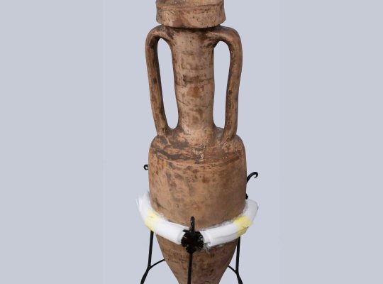 Antyczna amfora z I wieku p.n.e trafiła z nielegalnej kolekcji w Supraślu do Muzeum Podlaskiego