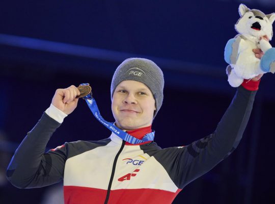 PŚ w short tracku. Michał Niewiński z Juvenii Białystok trzeci na 500 m w Gdańsku
