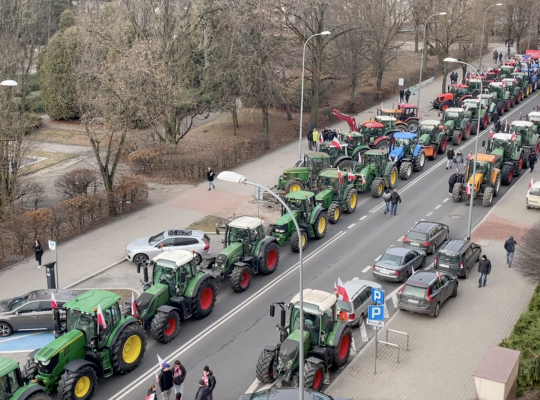 Kilkaset ciągników zablokowało ulicę Mickiewicza  w Białymstoku