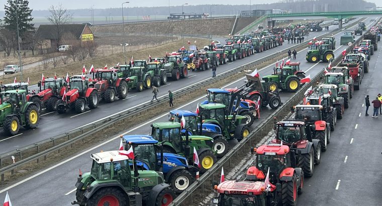 20 marca rolnicy zaplanowali strajk generalny. Protestują w ponad 500 miejscach!