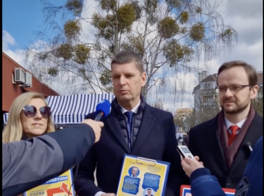 PiS o drożyźnie Koalicji Radzącej na bazarku przy Gajowej w Białymstoku