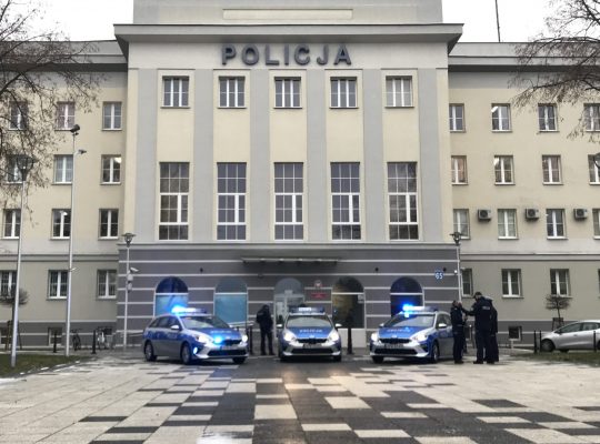 Białystok. Były policjant oskarżony – miał naruszyć nietykalność cielesną pracowniczki komendy