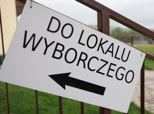 Rozpoczęło się głosowanie w wyborach samorządowych