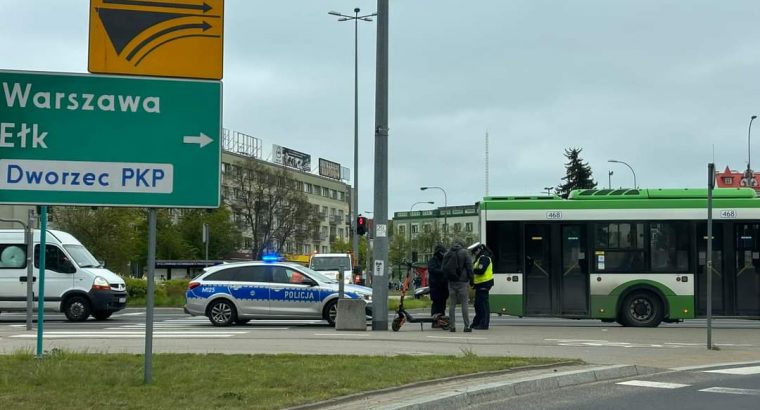 Białystok. Potrącenie pieszego na przejściu przez kierowcę autobusu komunikacji miejskiej