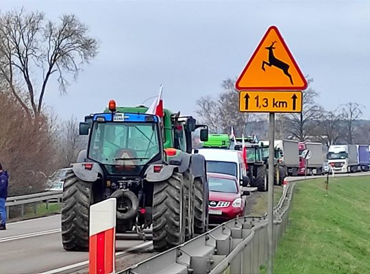 Rolnicy odwołują blokady dróg wokół Białegostoku