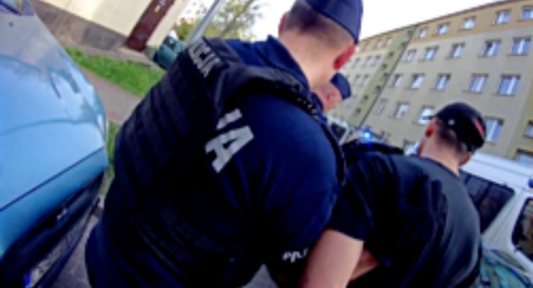 Białystok. 29-latek uciekał przed policjantami, a w samochodzie miał dwójkę dzieci