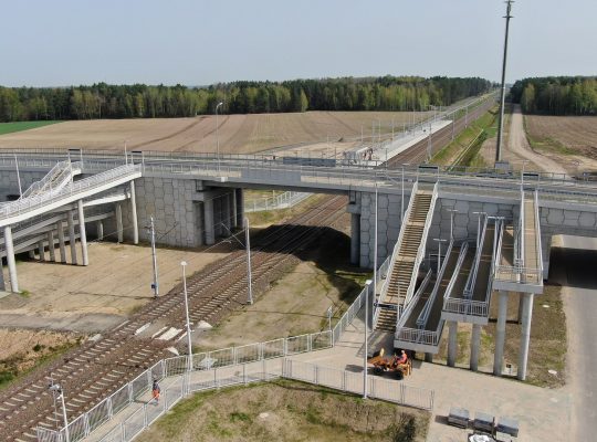 Rail Baltica. Dwa nowe wiadukty zwiększają bezpieczeństwo na trasie Czyżew–Białystok