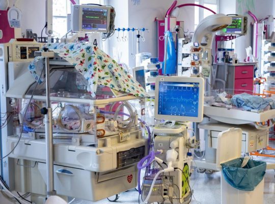 Białystok. Klinika Neonatologii i Intensywnej Terapii Noworodka szpitala klinicznego będzie mieć nowy sprzęt