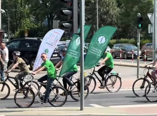 Studenci przejechali rowerami przez Białystok dla promocji zdrowia. Medykalia 2024