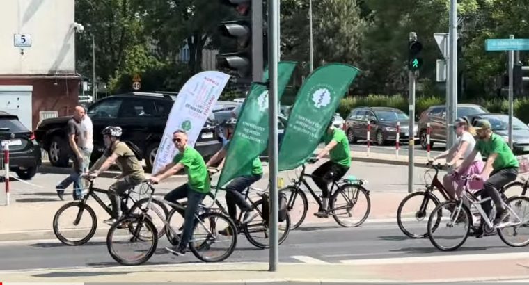 Studenci przejechali rowerami przez Białystok dla promocji zdrowia. Medykalia 2024