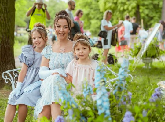 Piknik według Bridgertonów w Parku Branickich