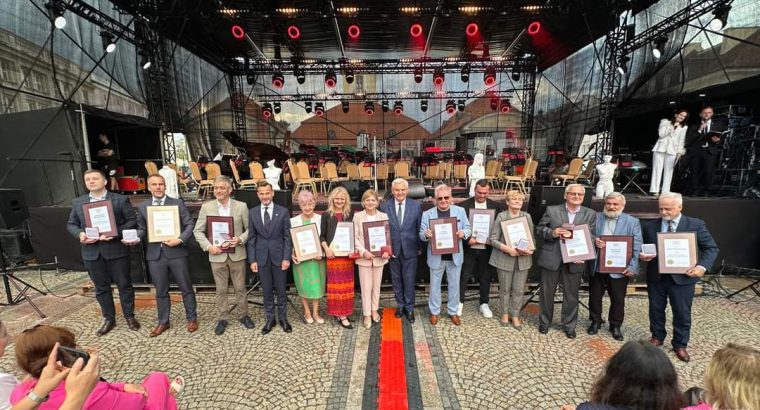 Trzynaście osób i jedna organizacja otrzymały Honorowe Wyróżnienie Prezydenta Miasta Białegostoku „Urbi Meritus – Zasłużony Miastu”