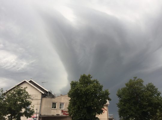 Ostrzeżenia nawet drugiego stopnia przed burzami w przeważającej części kraju
