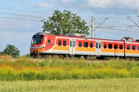 Wólka. Na niestrzeżonym przejeździe kolejowym samochód uderzył w szynobus Polregio relacji Siedlce-Białystok