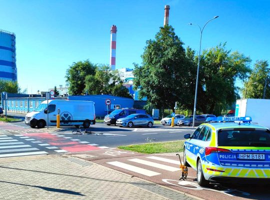 Białystok. W rejonie stacji paliw przy ul. Bitwy Białostockiej doszło do potrącenia rowerzysty